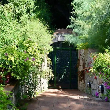 Villa Casa Rossella - Casa Con Giardino By Italianhost
